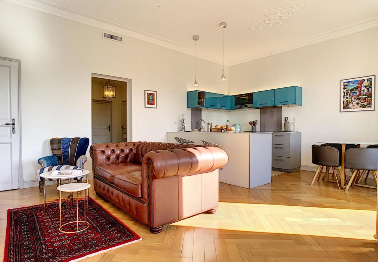 Nestor&jeeves - Elegance Riviera - - Close Sea